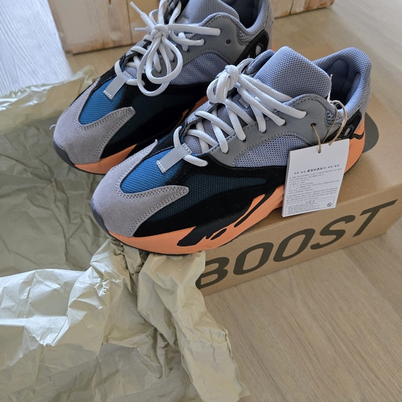 Brand new Yeezy 700 washed orange us size 9.5 - Picture 4 of 13